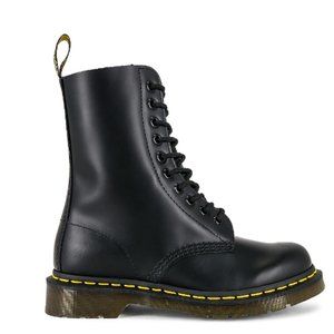 BLACK 1490 10 eye Dr. Martens boots (worn 5 times) + Free Wax
